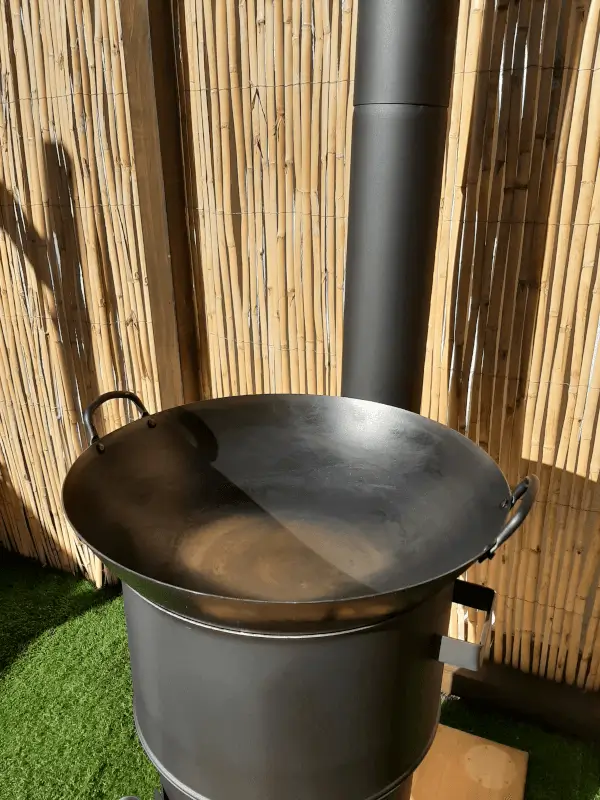 wok en la kotlina, la cocina de lena portatil tipo barbacoa para exteriores